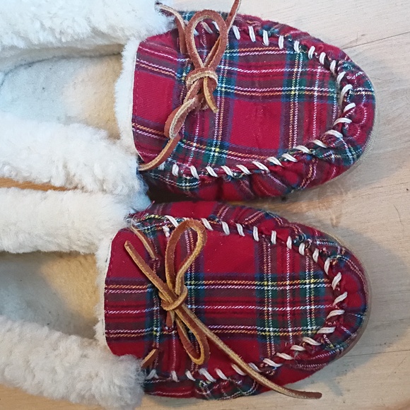 L.L.Bean Plaid Moccasin Women's Slippers - Picture 3 of 8